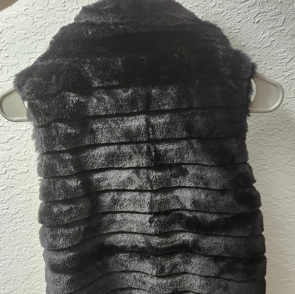 KATYDID Black faux fur lined zip up best, collard fur vest, black fur outerwear - Picture 8 of 14